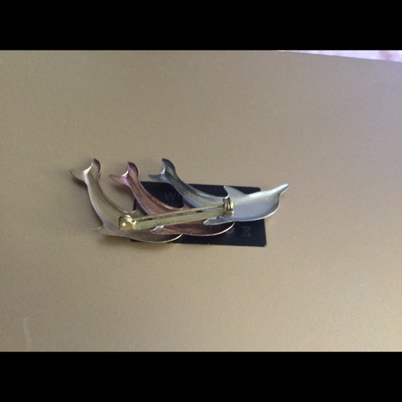 Copper dolphins handmade brooch - Picture 2 of 5